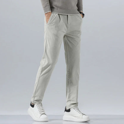 Pantaloni Slim Fit in Velluto a Coste