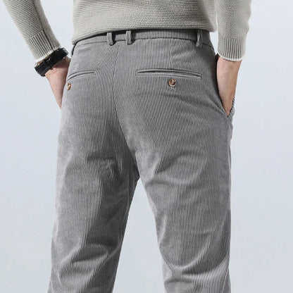 Pantaloni Slim Fit in Velluto a Coste