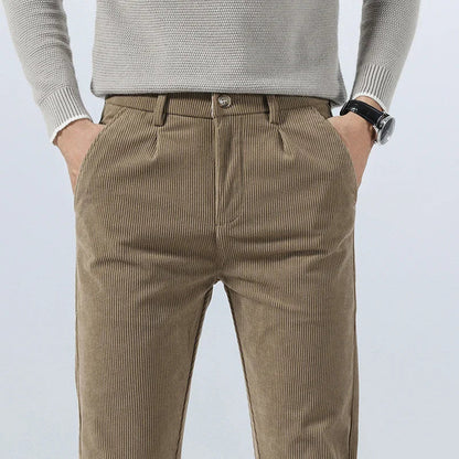 Pantaloni Slim Fit in Velluto a Coste