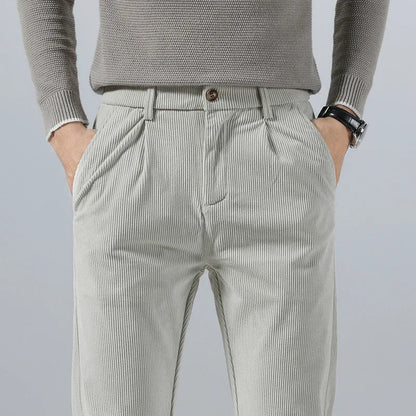 Pantaloni Slim Fit in Velluto a Coste