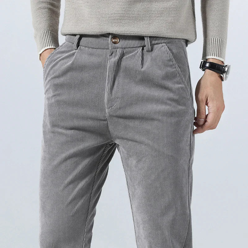 Pantaloni Slim Fit in Velluto a Coste